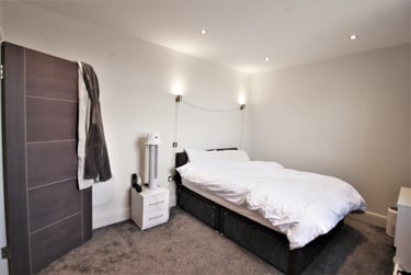 1 bed flat, 15-21 Nun Street, City Centre, Newcastle, NE15AG - Image 2